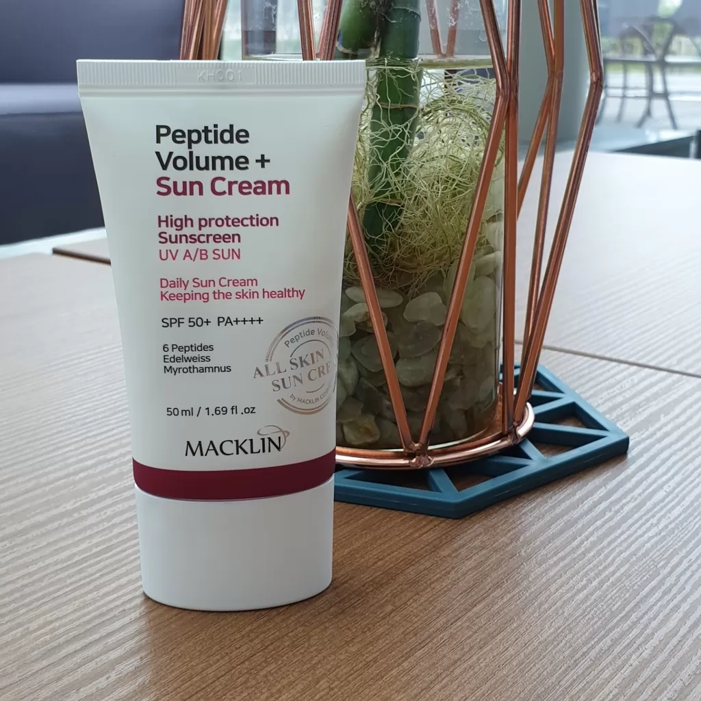 Kem chống nắng Macklin Peptide Volume Sun Cream SPF 50+ PA++++ 50ml