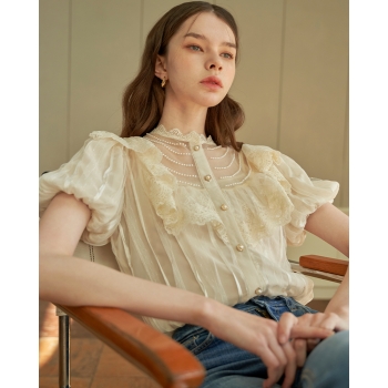 Áo tay ngắn xếp nếp tròn See-through blouse
